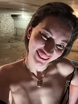 Snapshot of MooonReal chatting on February 2025 10:30:02 PM MooonReal online show from February 2025 10:30:02 PM