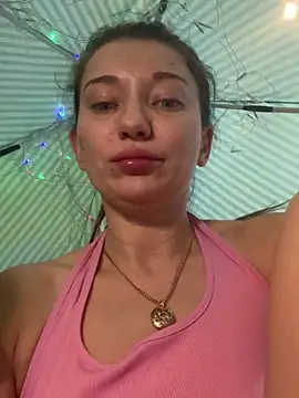 Snapshot of MooonReal chatting on February 2025 08:52:02 AM MooonReal online show from February 2025 08:52:02 AM