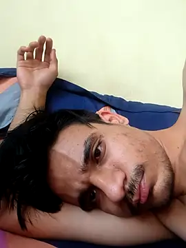 Snapshot of yashzae chatting on November 2025 11:54:01 AM yashzae online show from November 2025 11:54:01 AM