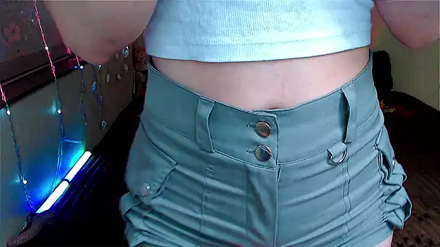 Snapshot of LizaSenri chatting on October 2025 07:06:02 AM LizaSenri online show from October 2025 07:06:02 AM