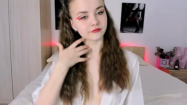 evelinal ove online show from March 2025 05:11:02 AM