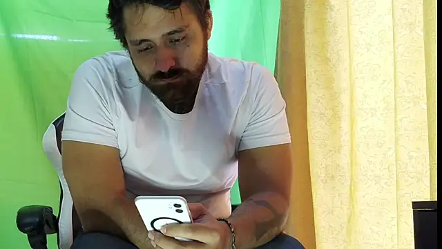 aronmiller404 online show from May 2026 12:34:02 PM