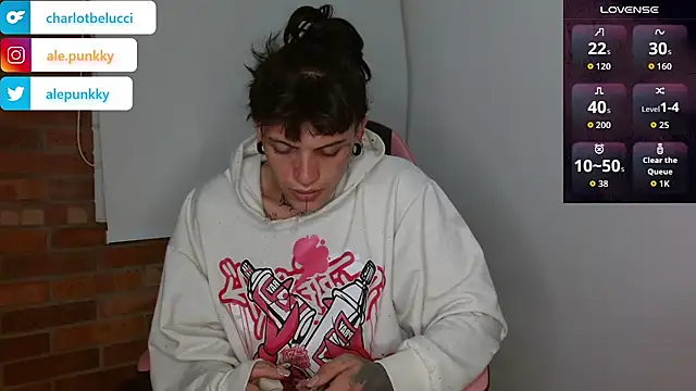 Snapshot of charlotbelucci_ chatting on November 2025 09:08:01 AM charlotbelucci online show from November 2025 09:08:01 AM