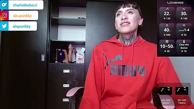 Snapshot of charlotbelucci_ chatting on November 2025 09:09:01 PM charlotbelucci online show from November 2025 09:09:01 PM