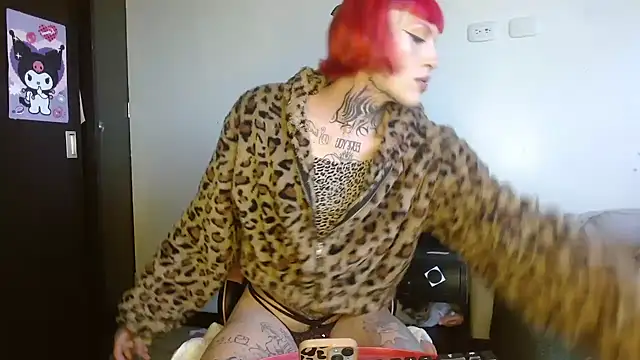 charlotbelucci  online show from April 2026 09:56:02 PM
