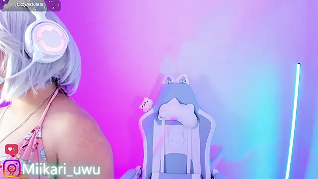 Snapshot of Ahri_Elderwood chatting on March 2026 04:50:01 AM Ahri Elderwood online show from March 2026 04:50:01 AM