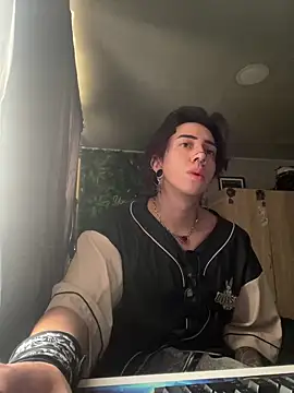 Yogurdebrownie69 online show from February 2025 01:51:02 PM