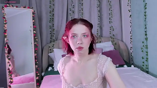 Love is Lola online show from February 2025 01:11:01 AM