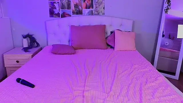 Snapshot of JessicaCartier chatting on February 2025 07:28:01 AM JessicaCartier online show from February 2025 07:28:01 AM