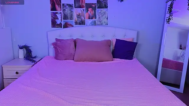 Snapshot of JessicaCartier chatting on March 2025 04:34:02 AM JessicaCartier online show from March 2025 04:34:02 AM