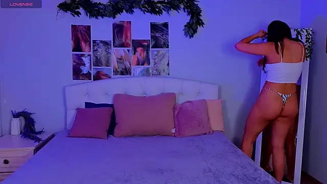 Snapshot of JessicaCartier chatting on March 2025 04:19:01 AM JessicaCartier online show from March 2025 04:19:01 AM