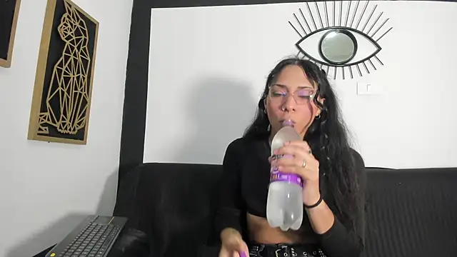 EmilyGomezLS online show from April 2026 11:25:01 AM