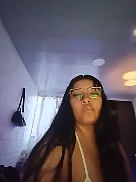 DyannaBloom online show from June 2026 11:07:02 PM