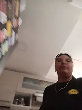 DyannaBloom online show from June 2026 01:37:02 PM