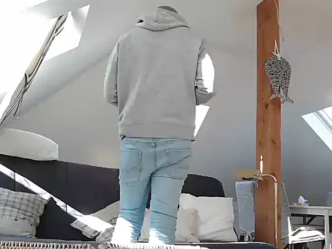 Snapshot of maxmueller321 chatting on March 2026 09:12:02 AM maxmueller321 online show from March 2026 09:12:02 AM