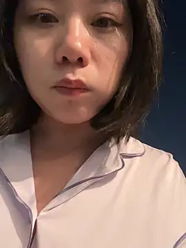 Eliza-E online show from May 2026 02:00:01 PM