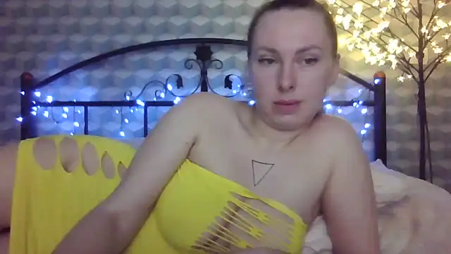 Snapshot of _Leslyy_Solo_1 chatting on February 2025 03:53:02 PM Leslyy Solo 1 online show from February 2025 03:53:02 PM