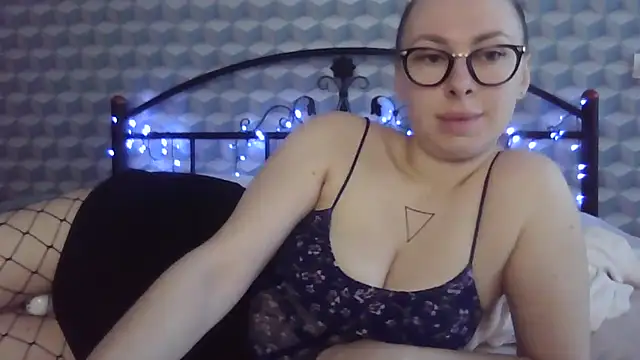 Snapshot of _Leslyy_Solo_1 chatting on February 2025 10:18:02 AM Leslyy Solo 1 online show from February 2025 10:18:02 AM