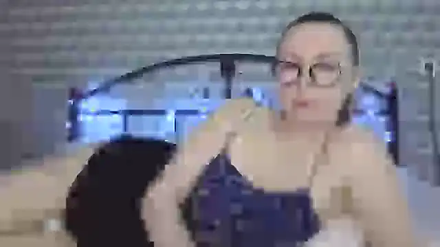 Snapshot of _Leslyy_Solo_1 chatting on February 2025 01:21:02 PM Leslyy Solo 1 online show from February 2025 01:21:02 PM