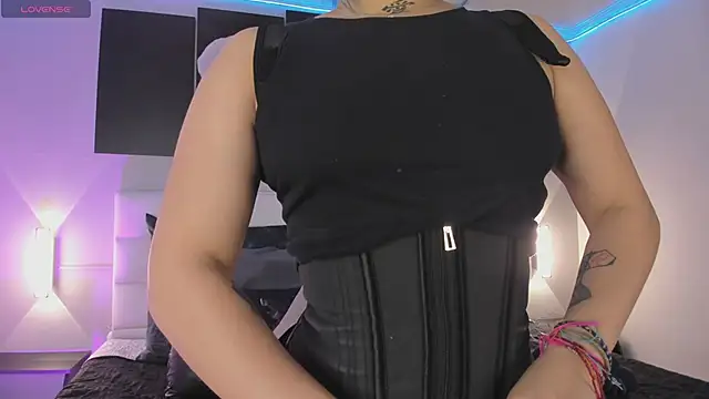 Snapshot of sofi_bakerr chatting on October 2025 11:33:02 AM sofi bakerr online show from October 2025 11:33:02 AM