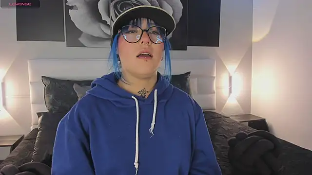 Snapshot of sofi_bakerr chatting on November 2025 11:33:01 AM sofi bakerr online show from November 2025 11:33:01 AM