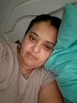 sarahhh1987 online show from November 2025 04:31:02 PM