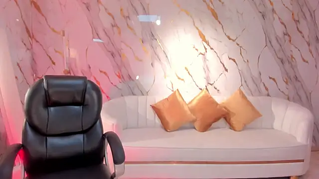 Snapshot of HannaConnor_ chatting on February 2025 10:25:02 PM HannaConnor online show from February 2025 10:25:02 PM