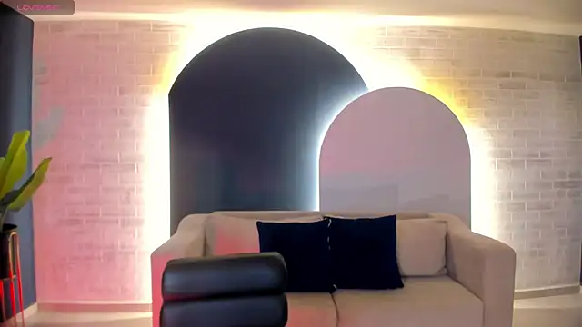 Snapshot of HannaConnor_ chatting on September 2025 03:39:02 AM HannaConnor online show from September 2025 03:39:02 AM