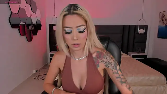 Snapshot of HannaConnor_ chatting on September 2025 08:34:01 PM HannaConnor online show from September 2025 08:34:01 PM