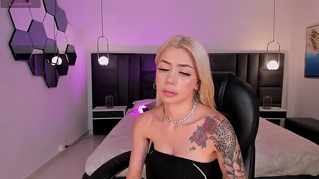 HannaConnor  online show from March 2026 08:37:02 PM