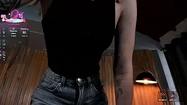 ViolettHansson online show from September 2025 06:09:01 PM