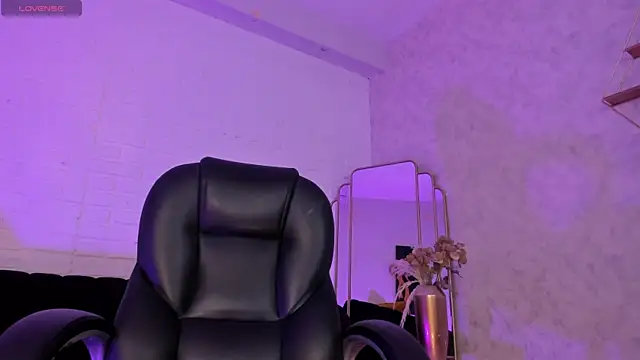 ViolettHansson online show from October 2025 07:23:02 PM