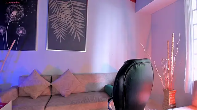 ViolettHansson online show from December 2025 07:40:02 PM