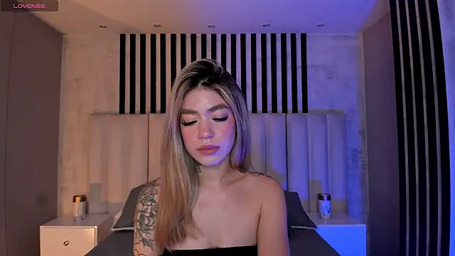 ViolettHansson online show from June 2026 11:13:02 AM