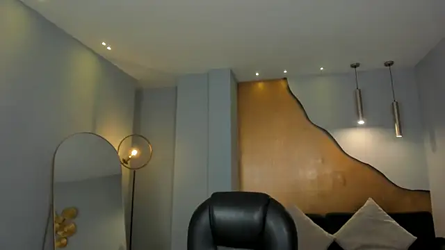 AliceHarper  online show from October 2025 06:32:02 PM