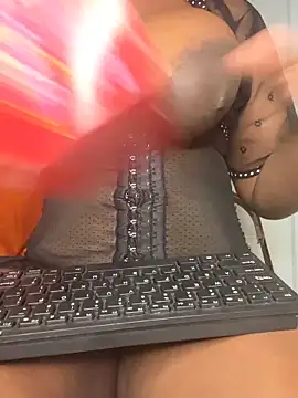 Snapshot of zonroe_the_big chatting on February 2026 07:39:01 AM zonroe the big online show from February 2026 07:39:01 AM