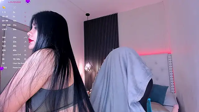 aliscollins  online show from May 2026 01:45:01 AM