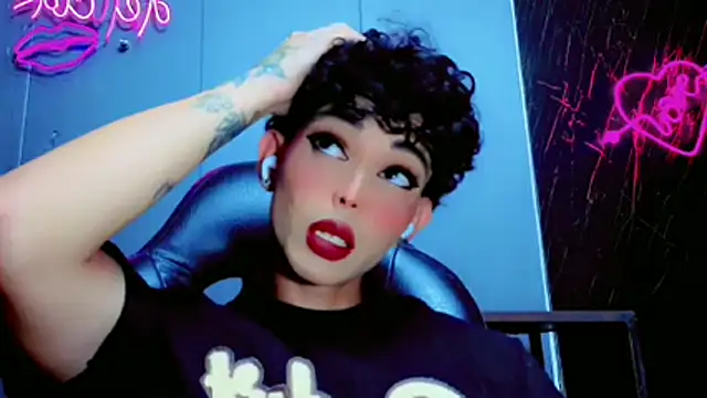 Marian LV online show from November 2025 02:05:01 PM