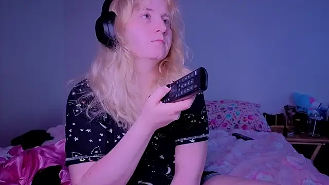 Glitch Witch online show from June 2026 10:30:01 AM