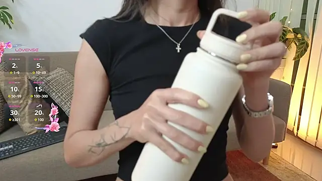 Snapshot of ScarlletFoxx chatting on October 2025 11:12:02 PM ScarlletFoxx online show from October 2025 11:12:02 PM