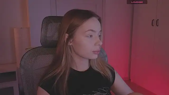  MayShy  online show from October 2025 01:18:01 PM