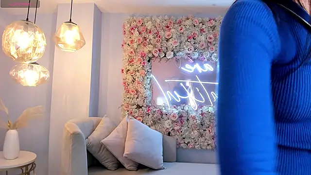 Snapshot of AnaisNin chatting on February 2026 11:06:02 AM AnaisNin online show from February 2026 11:06:02 AM