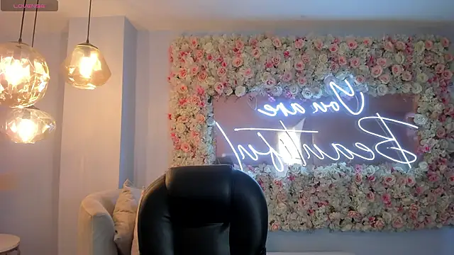 Snapshot of AnaisNin chatting on February 2026 11:55:01 AM AnaisNin online show from February 2026 11:55:01 AM