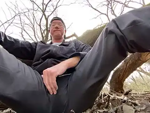 Snapshot of KrixKross chatting on March 2025 05:28:02 PM KrixKross online show from March 2025 05:28:02 PM