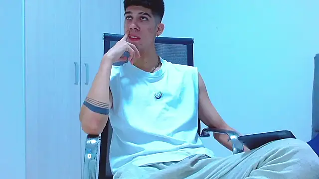 Snapshot of jhony-sex chatting on October 2025 03:43:02 AM jhony-sex online show from October 2025 03:43:02 AM