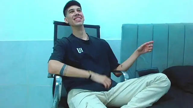 jhony-sex online show from March 2026 04:07:01 AM