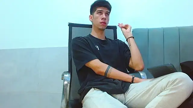 jhony-sex online show from May 2026 03:11:02 AM