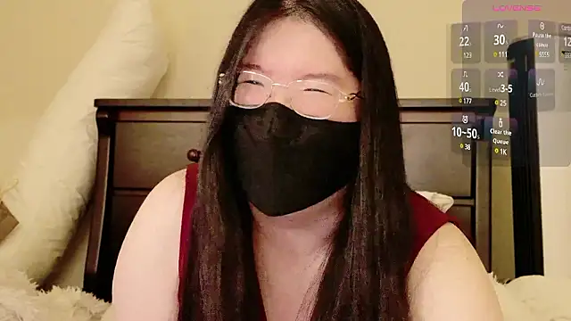 Snapshot of Kara-Nuna chatting on December 2024 06:21:01 AM Kara-Nuna online show from December 2024 06:21:01 AM