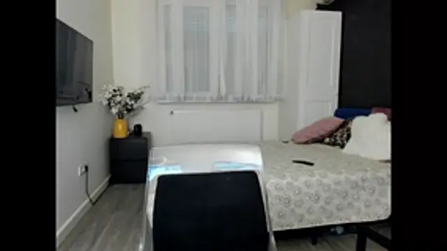KimBeee online show from June 2026 06:40:01 AM
