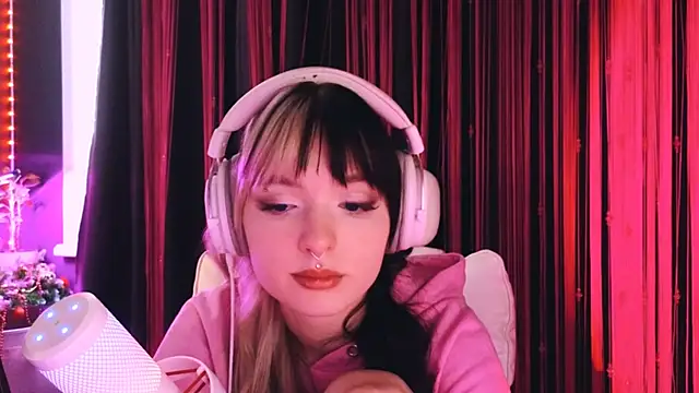 Snapshot of Avi_Nile chatting on January 2026 03:01:02 AM Avi Nile online show from January 2026 03:01:02 AM